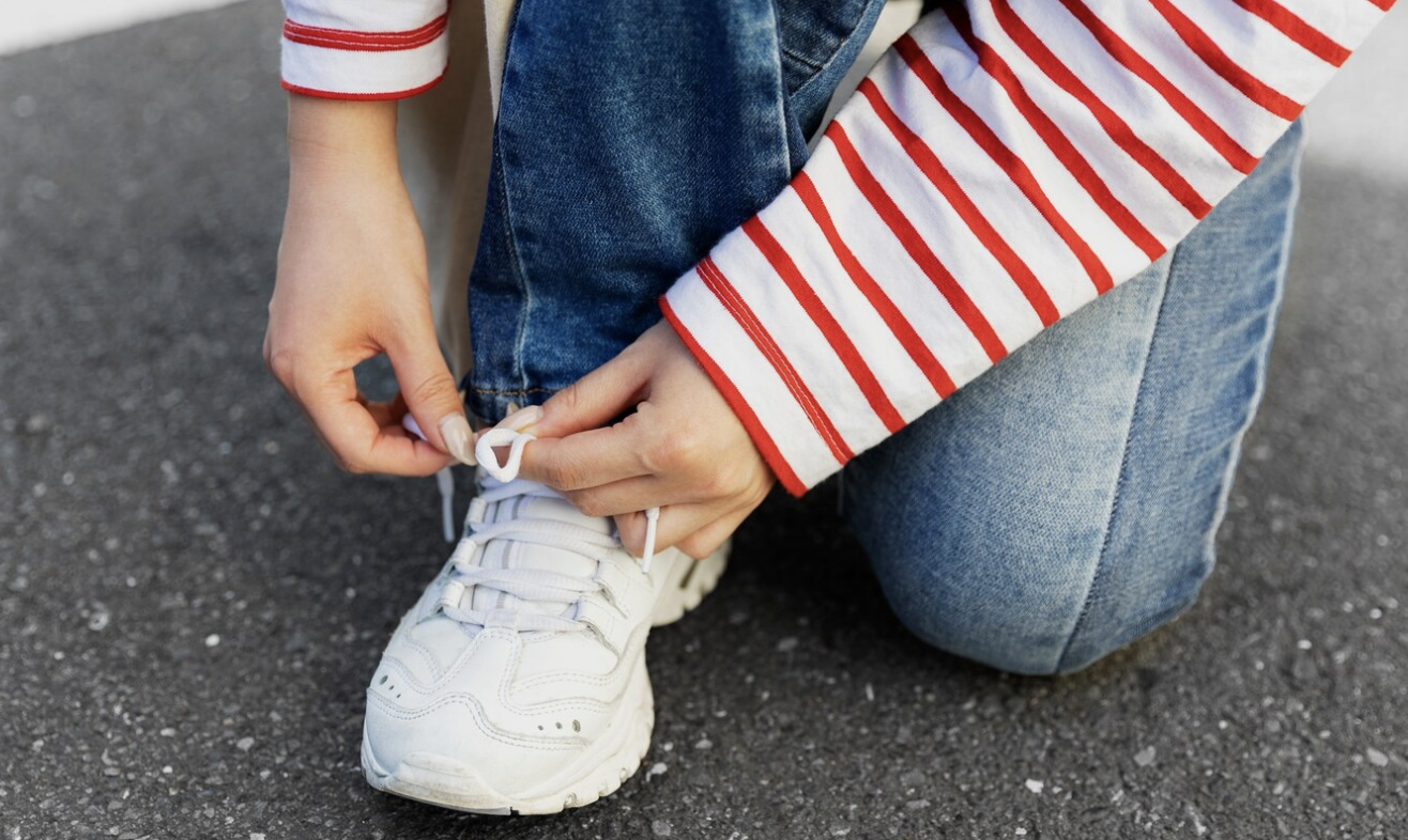bahaya sandal karet, alas kaki anak, sandal karet anak, cedera eskalator sandal karet, Bunda, si Kecil 
